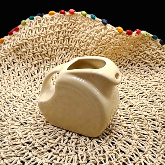 FIESTA FIESTAWARE Ivory Mini Disc Pitcher 2008 - Picture 2 of 5